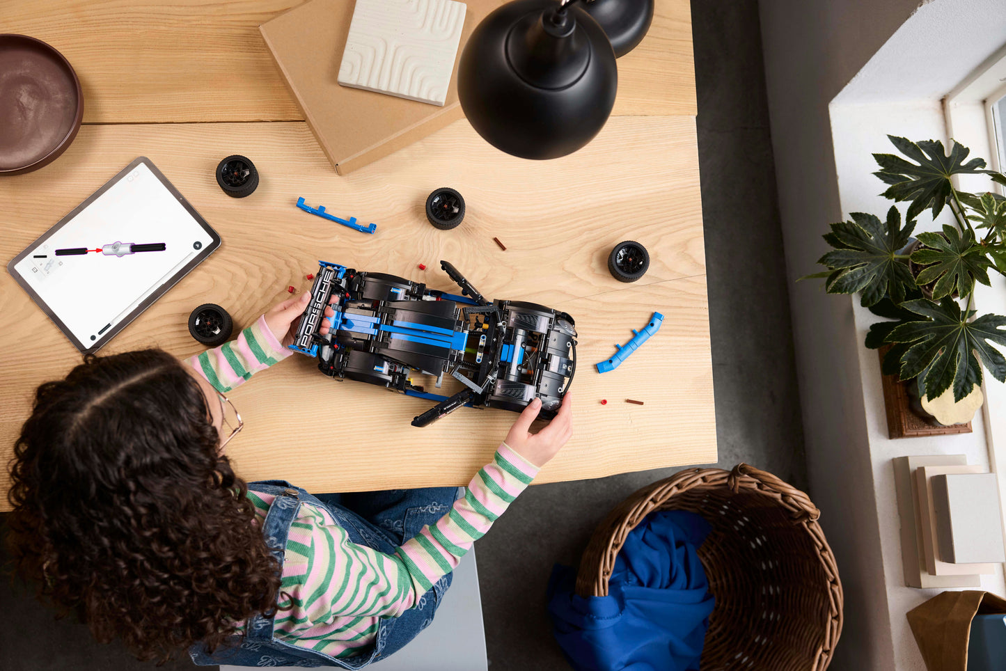 Lego - Auto da corsa Porsche GT4 e-Performance 42176