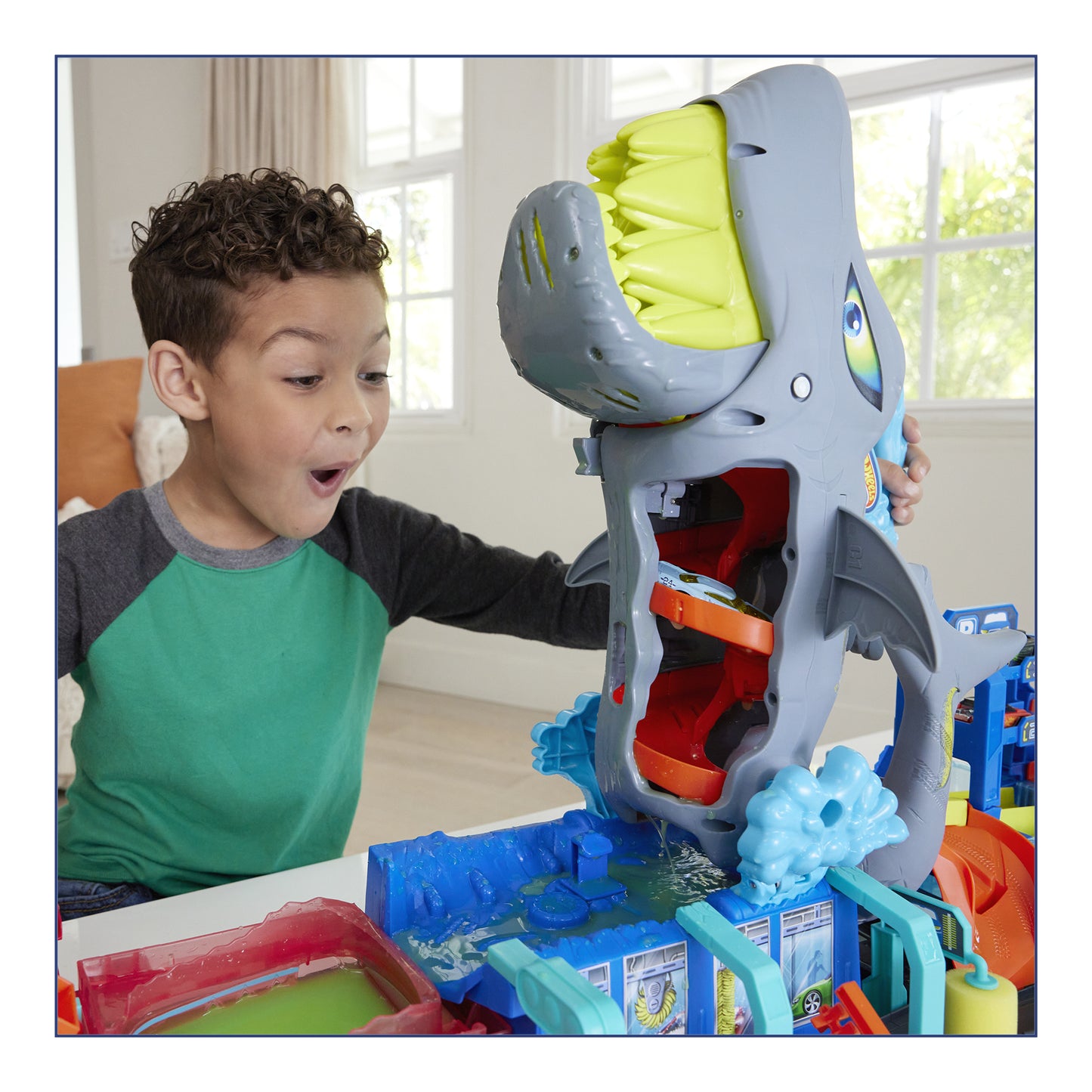 Mattel - Hot Wheels City Autolavaggio Mega Squalo HTN82