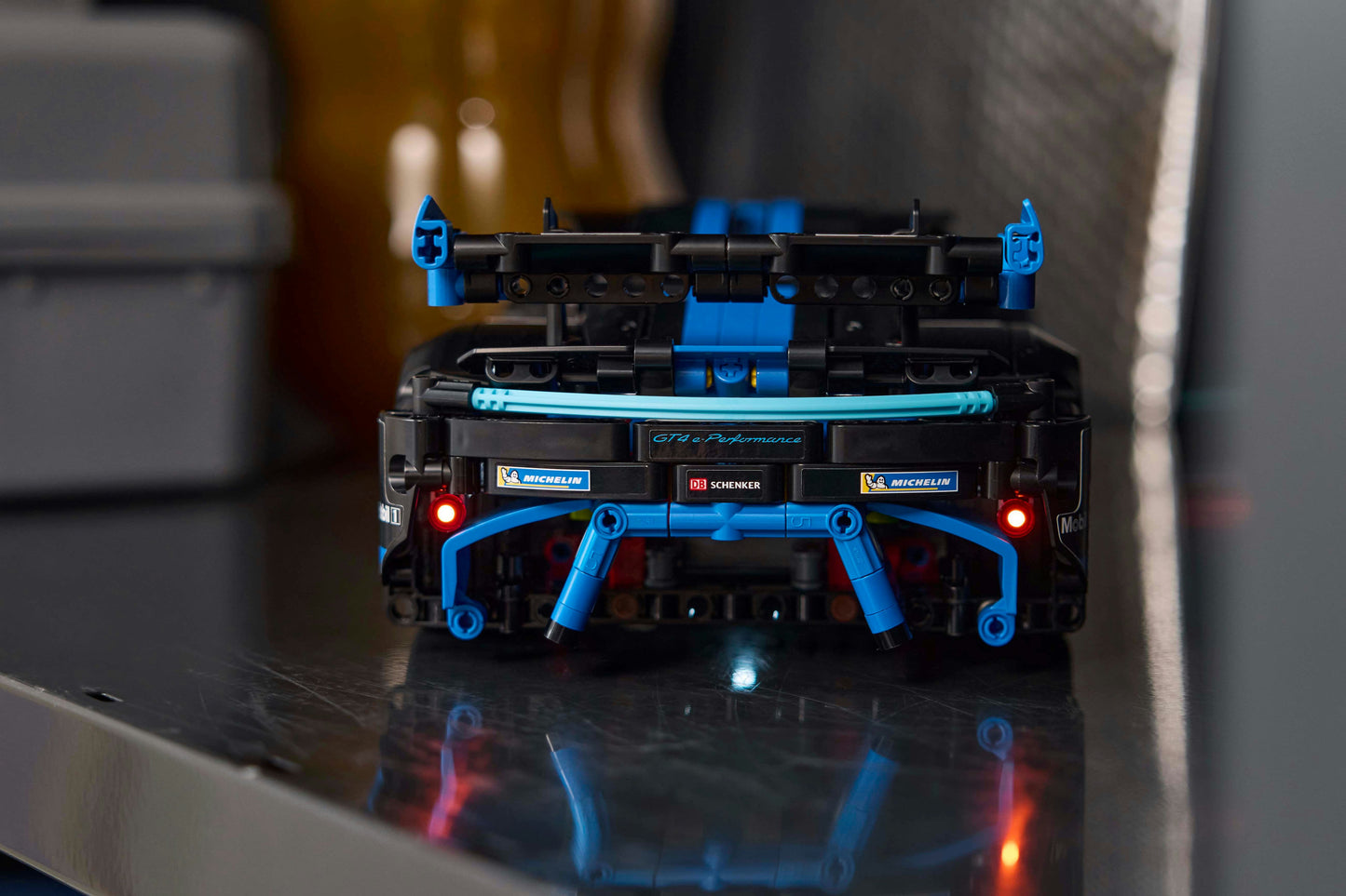 Lego - Auto da corsa Porsche GT4 e-Performance 42176