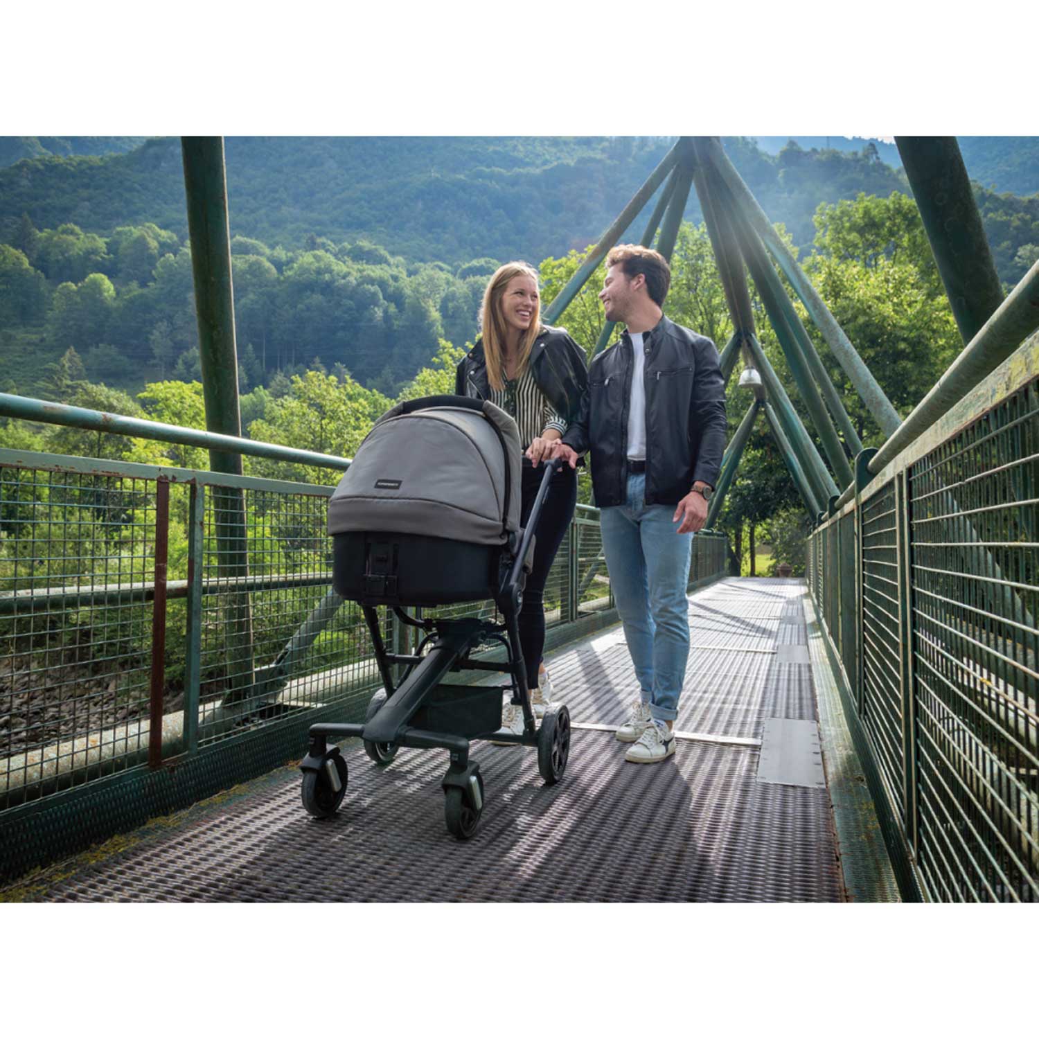 Foppapedretti - Trio Up3 Travel 2024 con Seggiolino Auto Up3 ISize R129