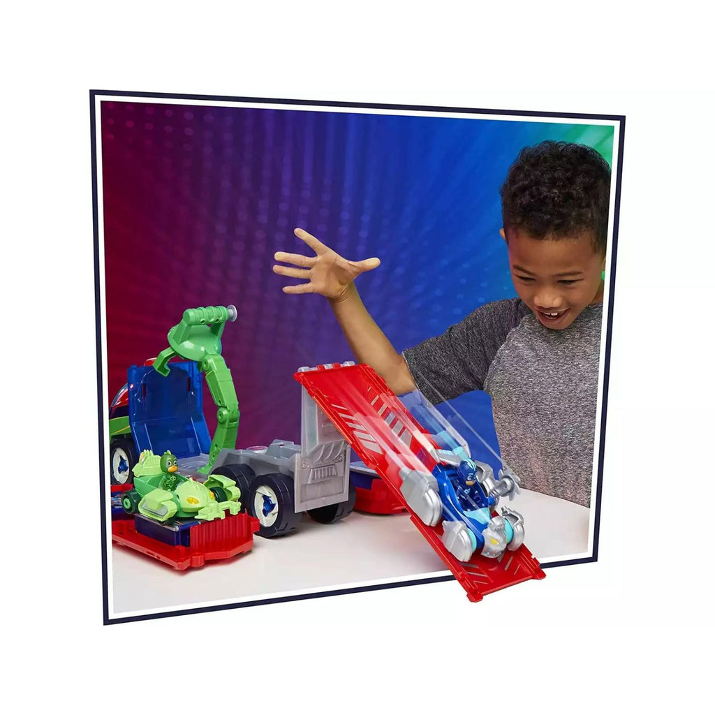 Hasbro - PJ Masks Tracker Truck with F2121 figures and vehicles