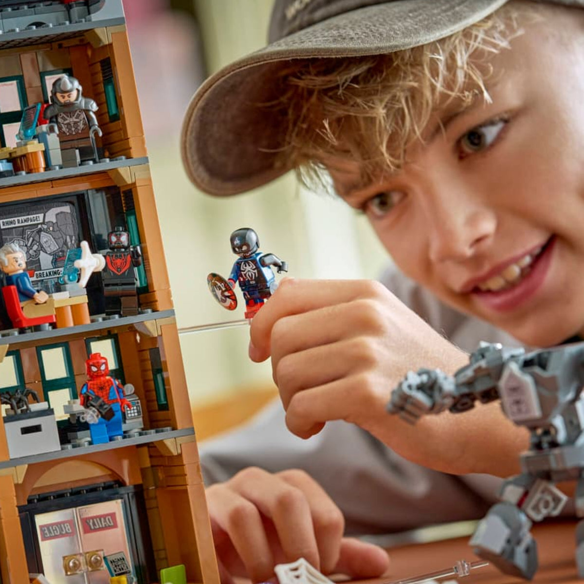 LEGO - Spider-Man vs Mysterio il Daily Bugle 76342