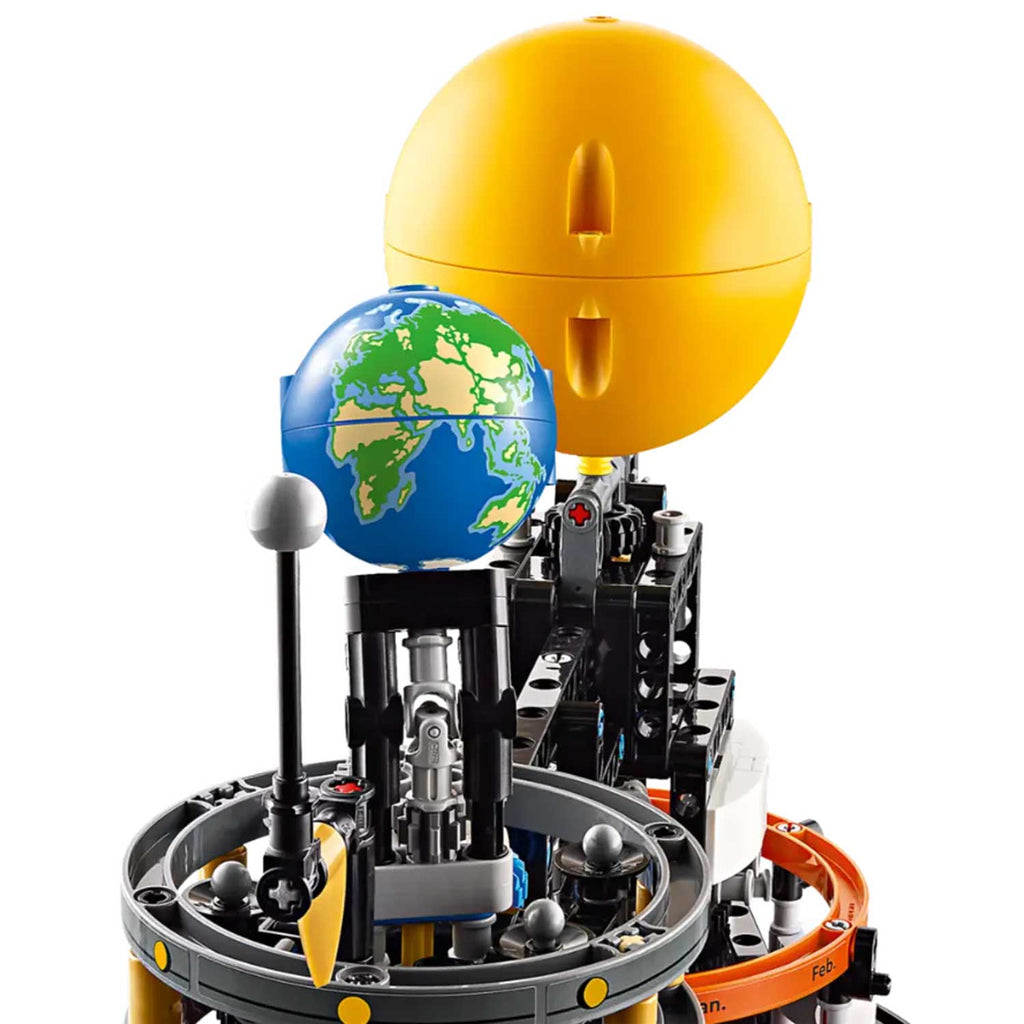 LEGO - Technic Pianeta Terra E Luna In Orbita 42179