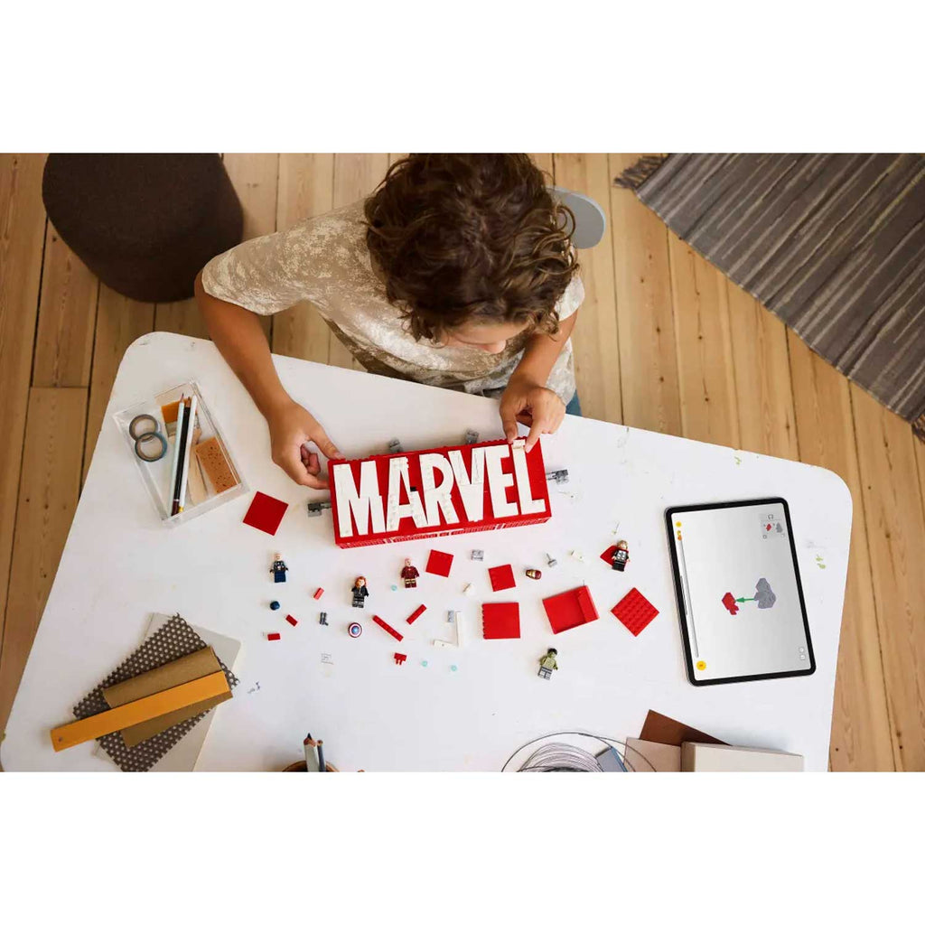 LEGO - Logo E Minifigure Marvel 76313