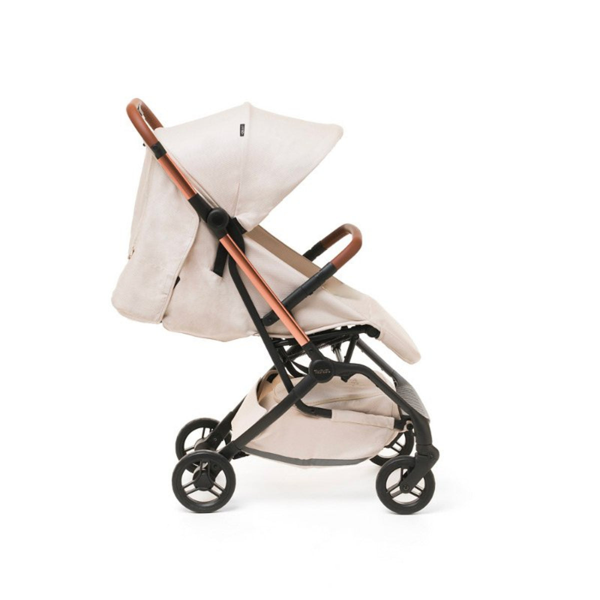 Nanan - Passeggino Nanán 02