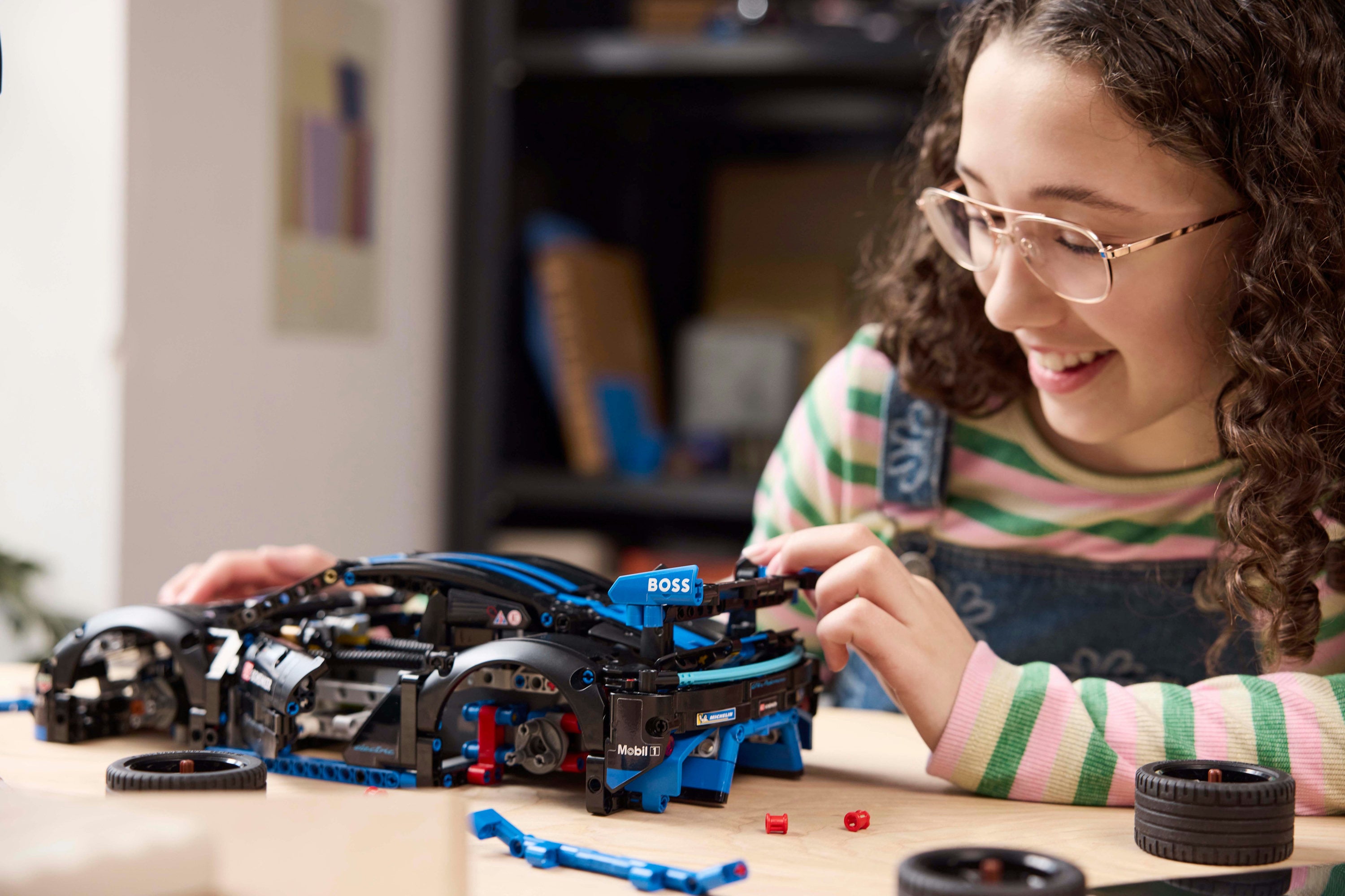 LEGO - Auto da corsa Porsche GT4 e-Performance 42176