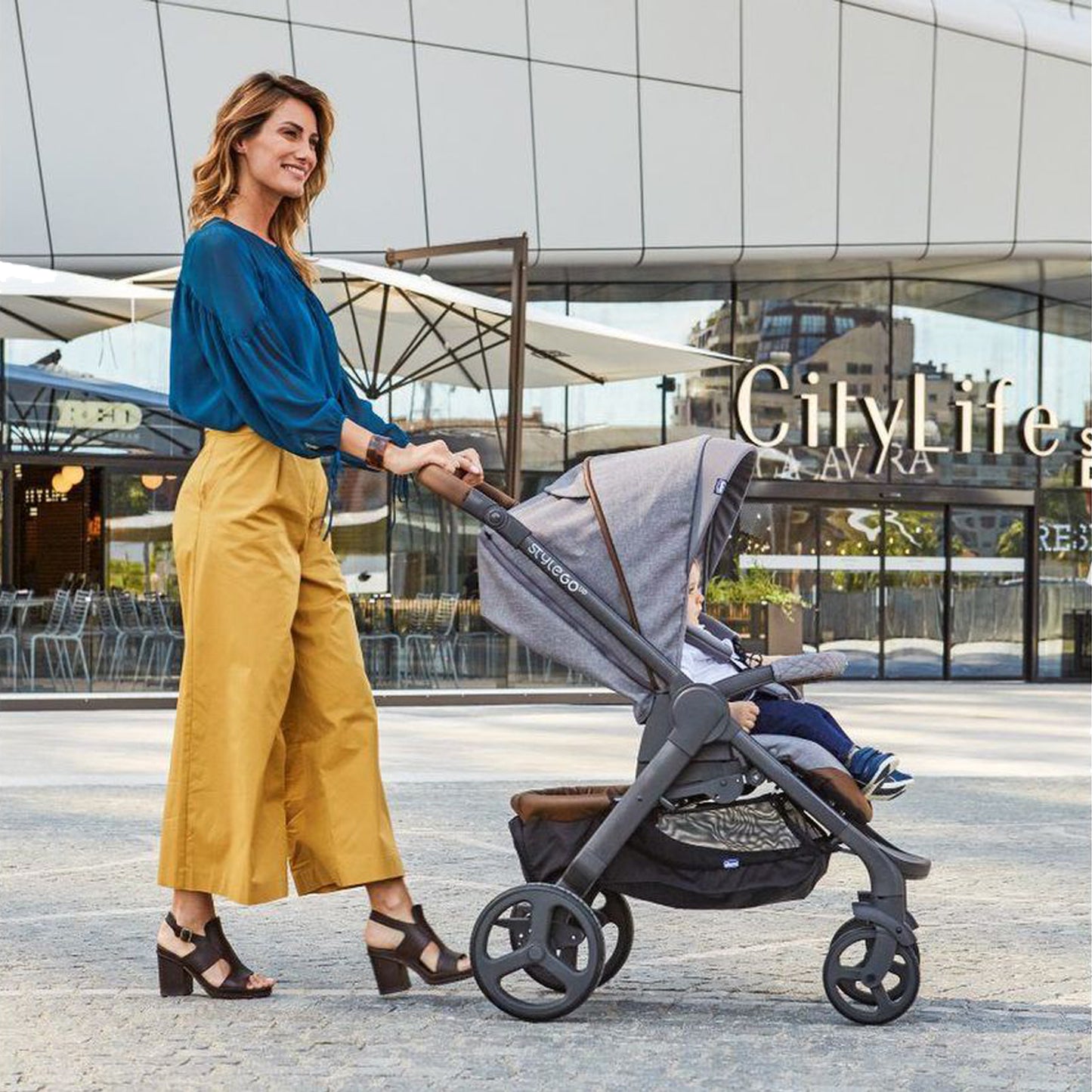 Chicco - StyleGo Up Crossover Trio Stroller with Oasys I-Size Car Seat and Bebè Care Anti-Abandonment Device - LAST PIECE